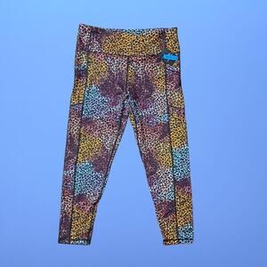 Ladies Large Moisture Wicking Animal Print Athletic Capri Pants With Pockets